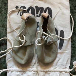 Piper Finn light green size 5